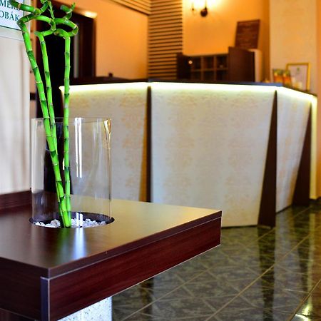 Hotel Restaurant Park ミエルクレア＝チュク エクステリア 写真