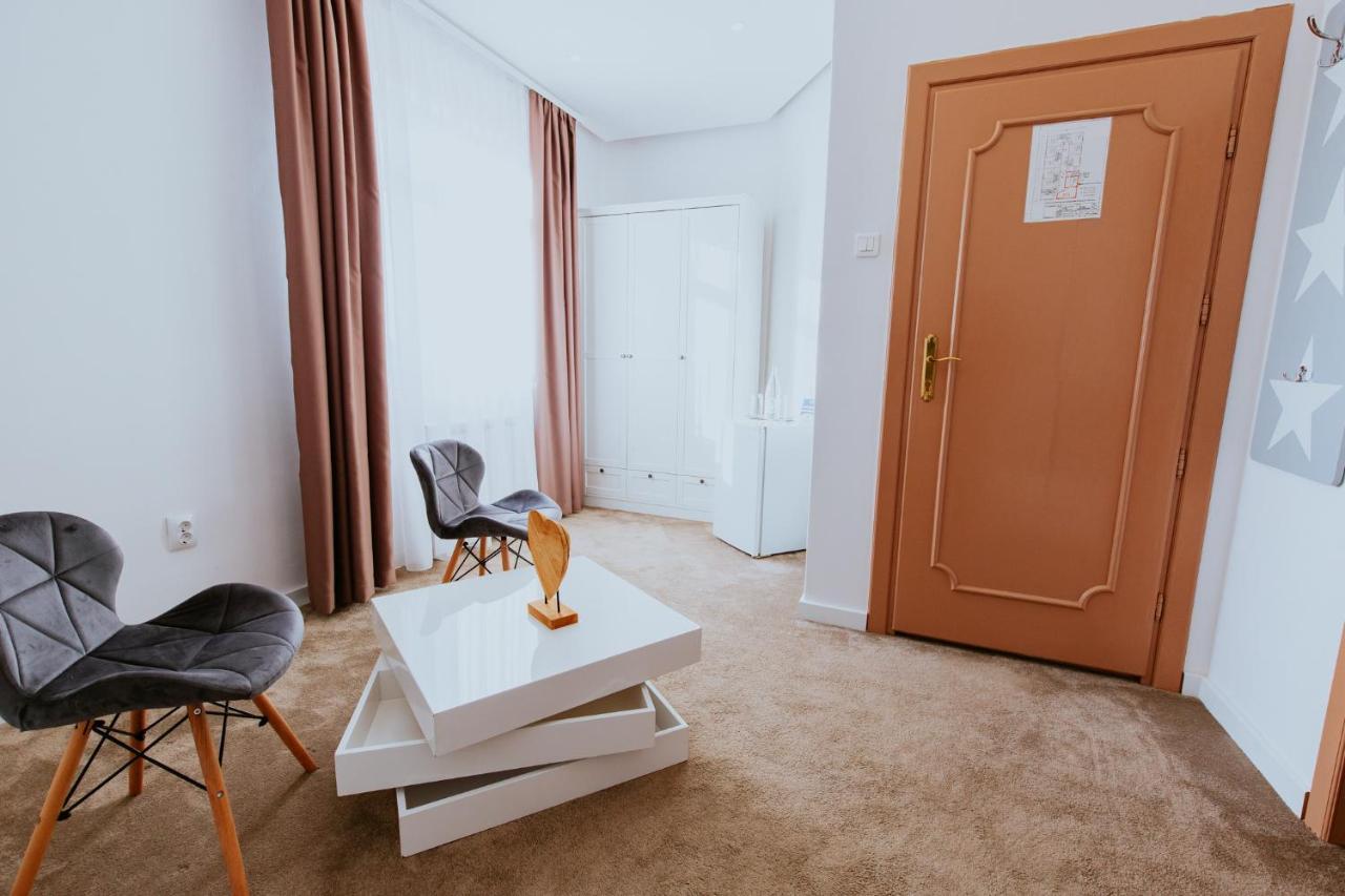 Hotel Restaurant Park ミエルクレア＝チュク エクステリア 写真