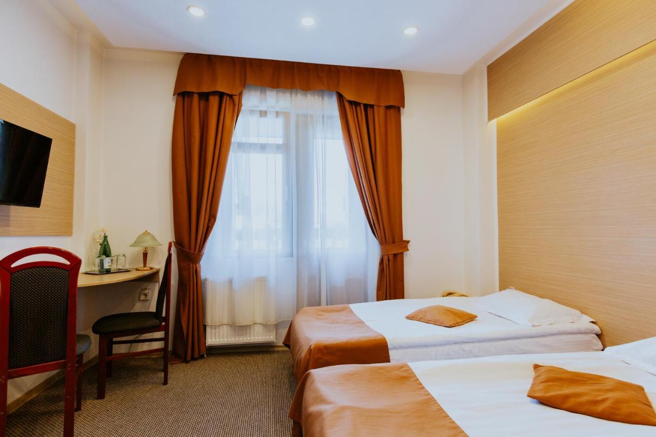 Hotel Restaurant Park ミエルクレア＝チュク エクステリア 写真