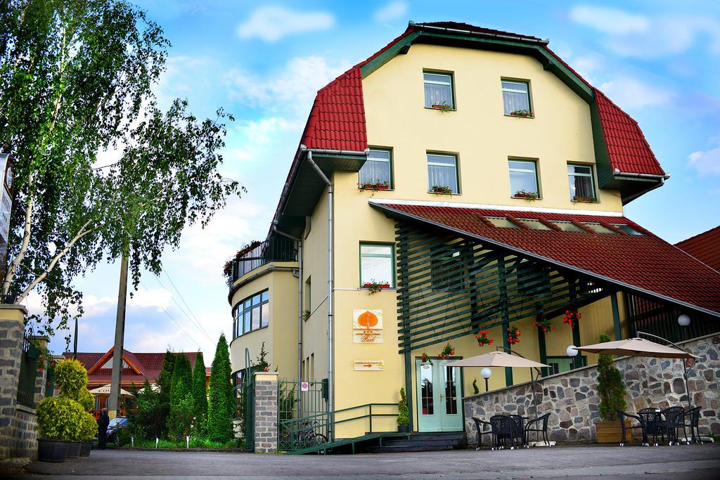 Hotel Restaurant Park ミエルクレア＝チュク エクステリア 写真